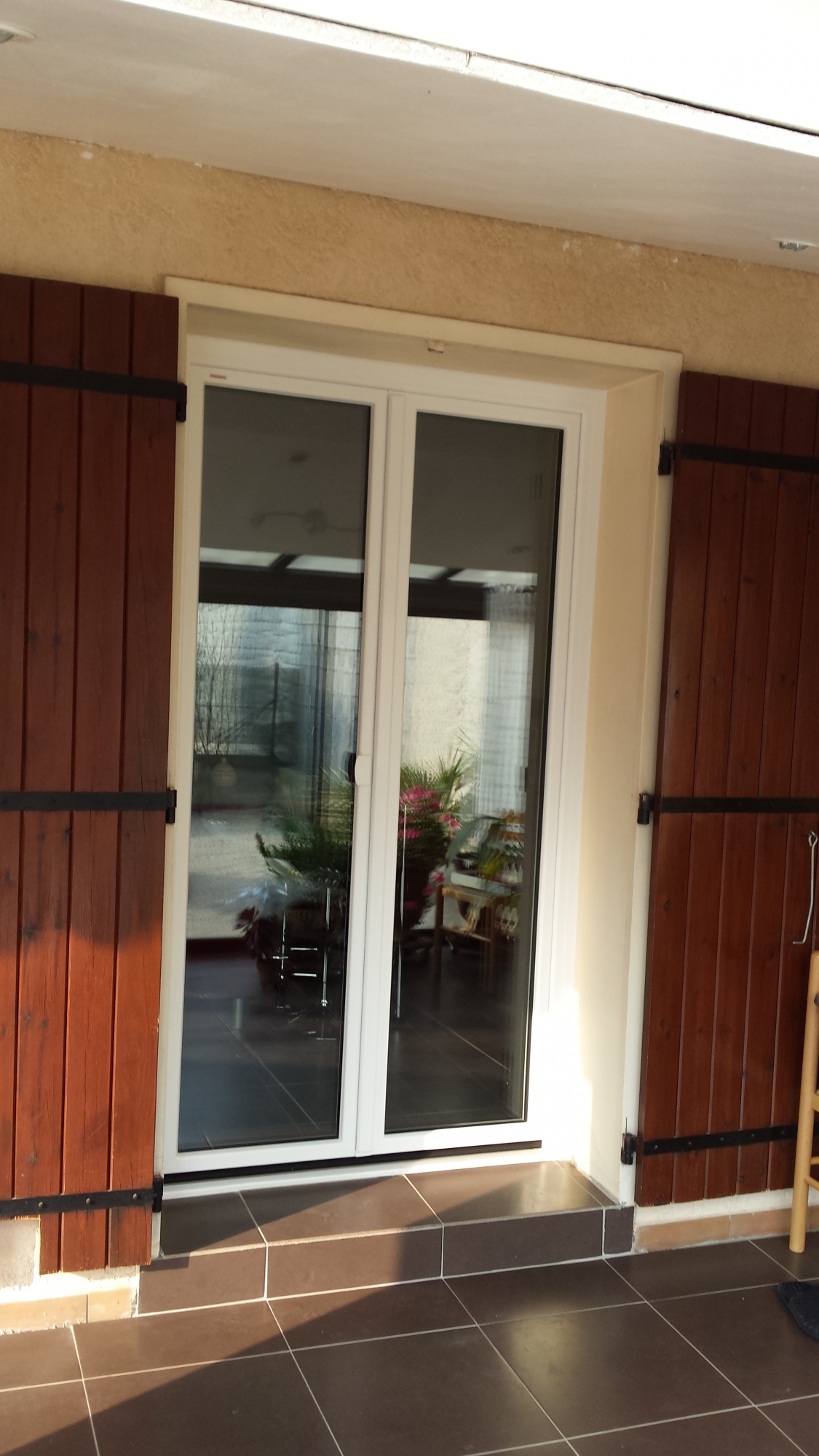 Installation de porte fenêtre PVC double vitrage à PERTUIS