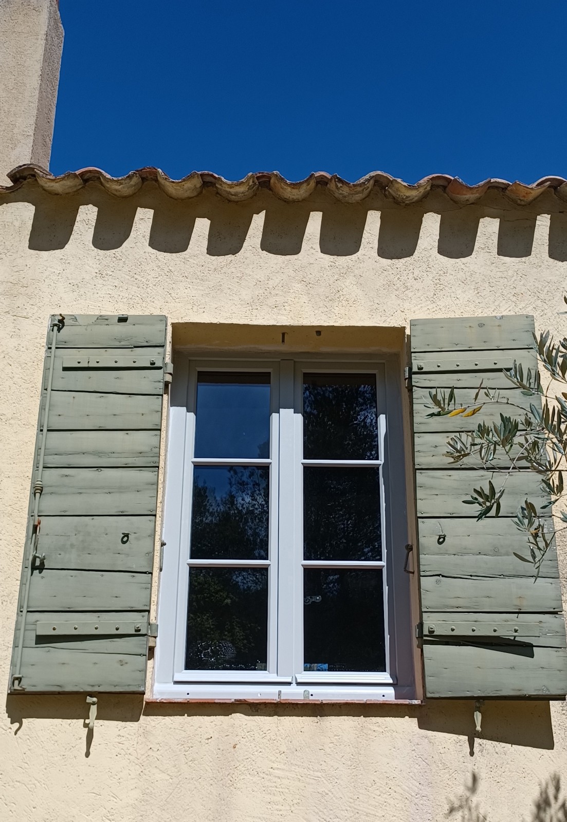 Fenêtre bois à l'ancienne sur mesure.